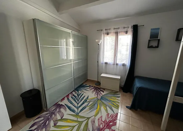 Maison Bord De En Corse Borgo (Corsica)